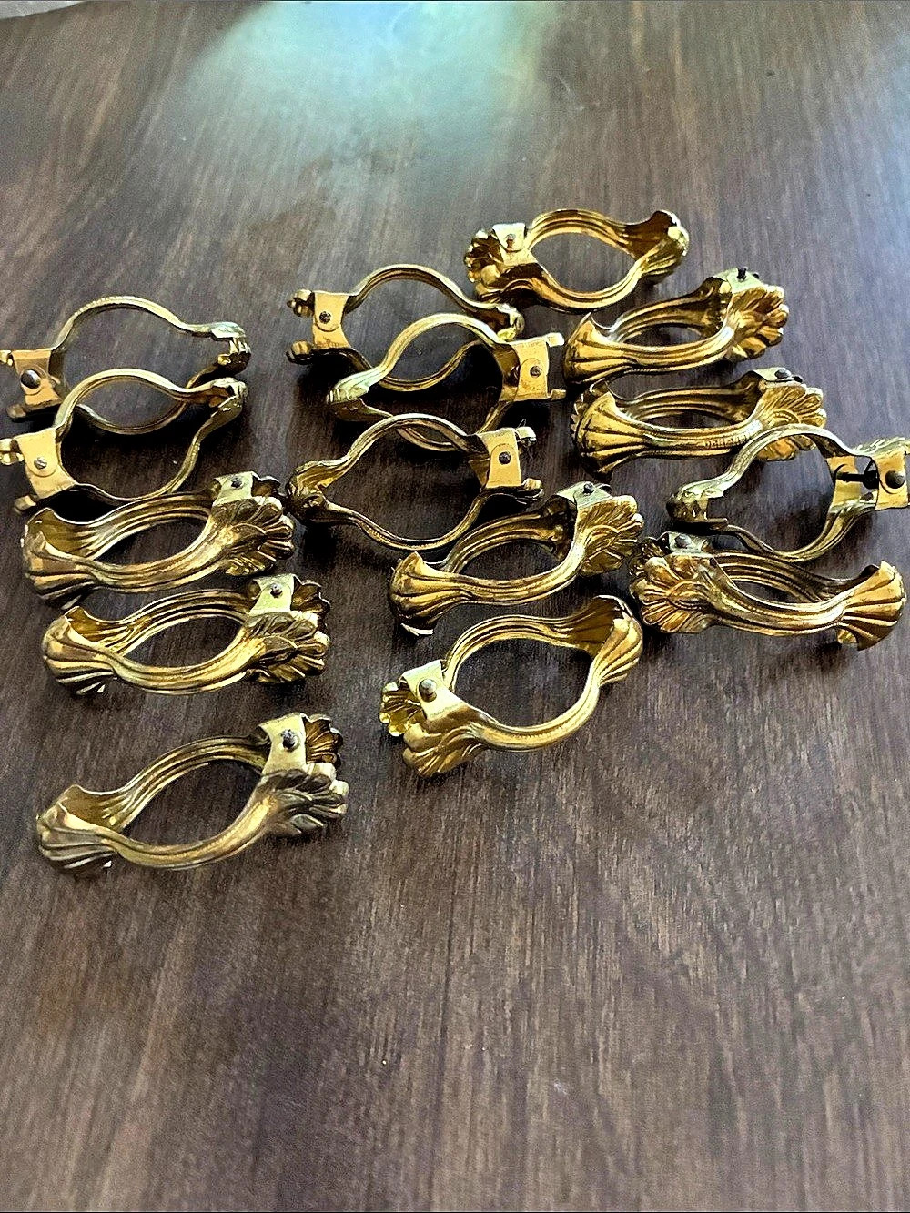 15 made in Germany Vintage Brass Cafe Curtain Clips Orate Hollywood Regency Clam